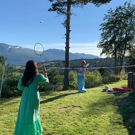 בית נופש Panorama Logde Stryn, With Jacuzzi, Sauna And Spectacular Views! סטרין